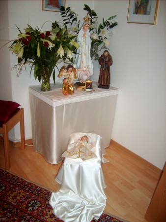 Marienaltar mit Jesuskind