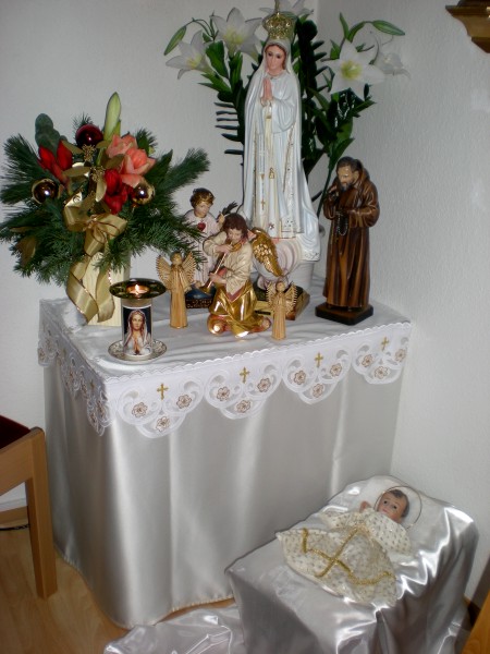 Marienaltar mit Krippe